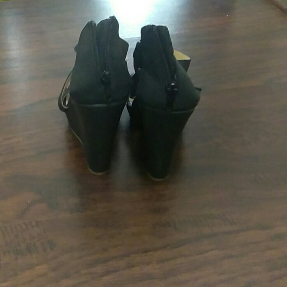 Woman's wedges by Chinese laundry - Picture 4 of 5